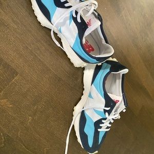 New Balance 327 Retro Sneaker